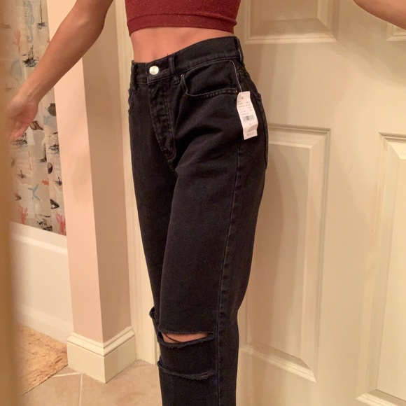 High Rise Black Mom Jeans - Picture 2 of 5